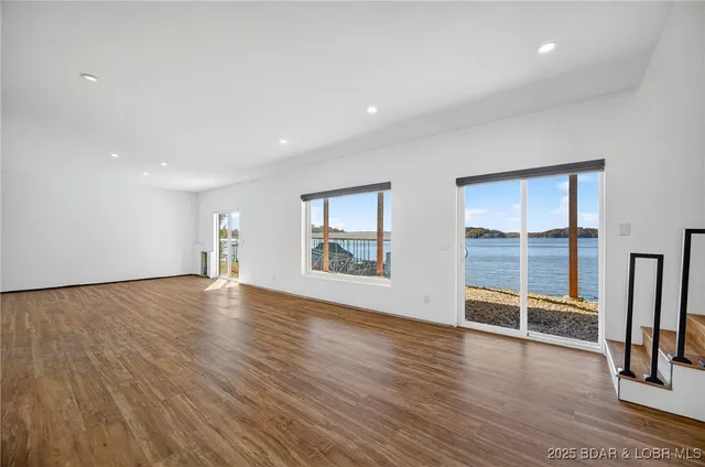 $798,000 | 8 County Road W-12T, Rocky Mount, MO 65072