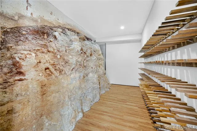 $798,000 | 8 County Road W-12T, Rocky Mount, MO 65072