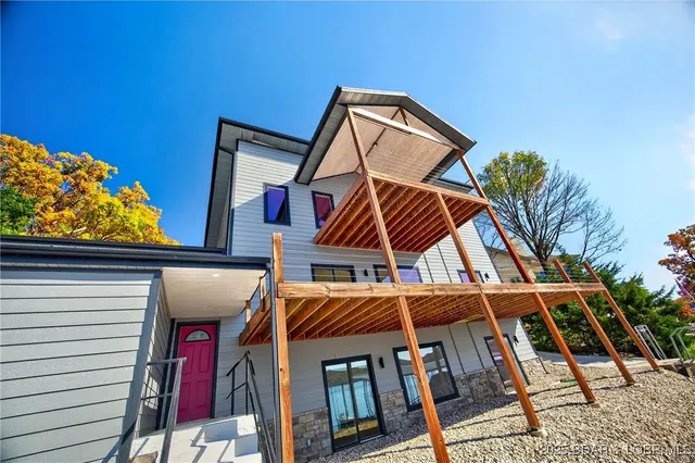 $798,000 | 8 County Road W-12T, Rocky Mount, MO 65072