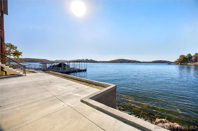 $798,000 | 8 County Road W-12T, Rocky Mount, MO 65072