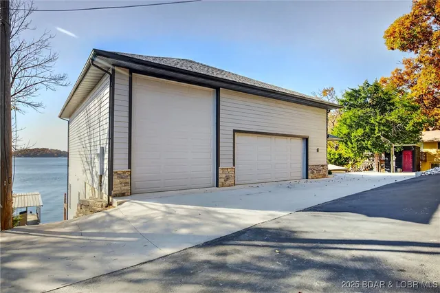 $798,000 | 8 County Road W-12T, Rocky Mount, MO 65072