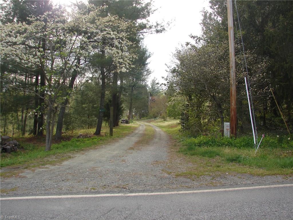 3225 Apperson Road East Bend, NC 27018 - Photo 9 of 23 Main driveway
