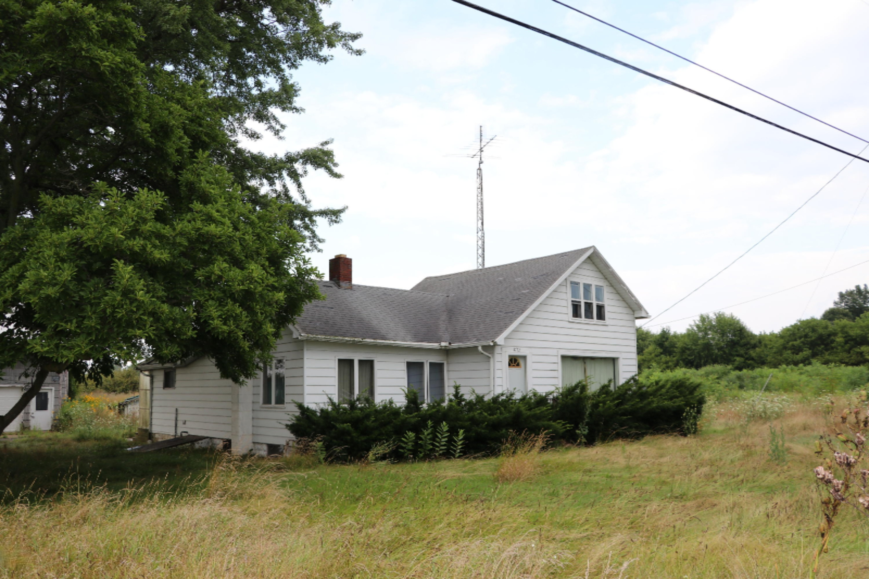 4759 Coloma Road Coloma, MI 49038 - Photo 2 of 25 IMG_5491