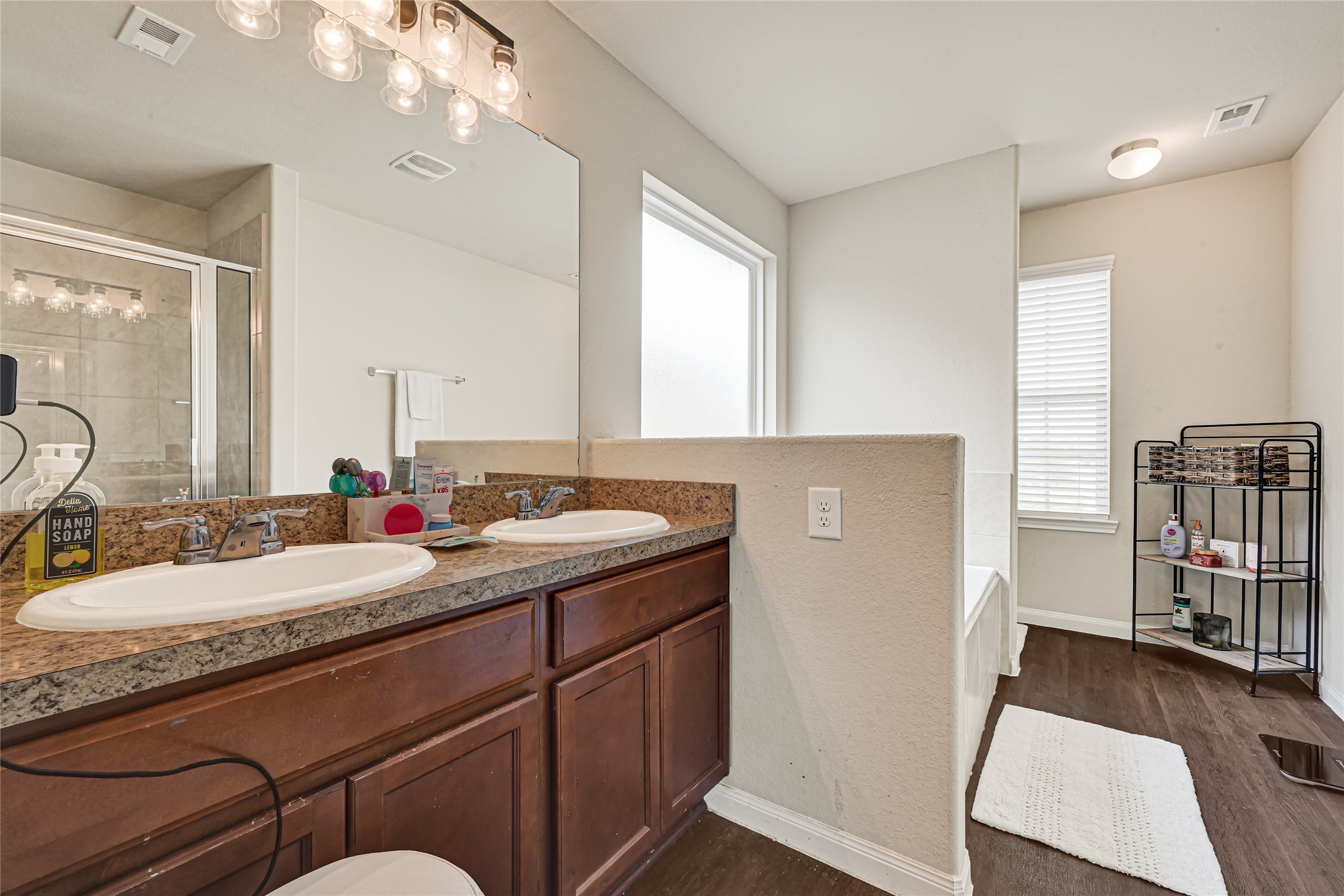 18643 Cooper Ravine Way Katy, TX 77449 - Photo 20 of 24 Primary Restroom