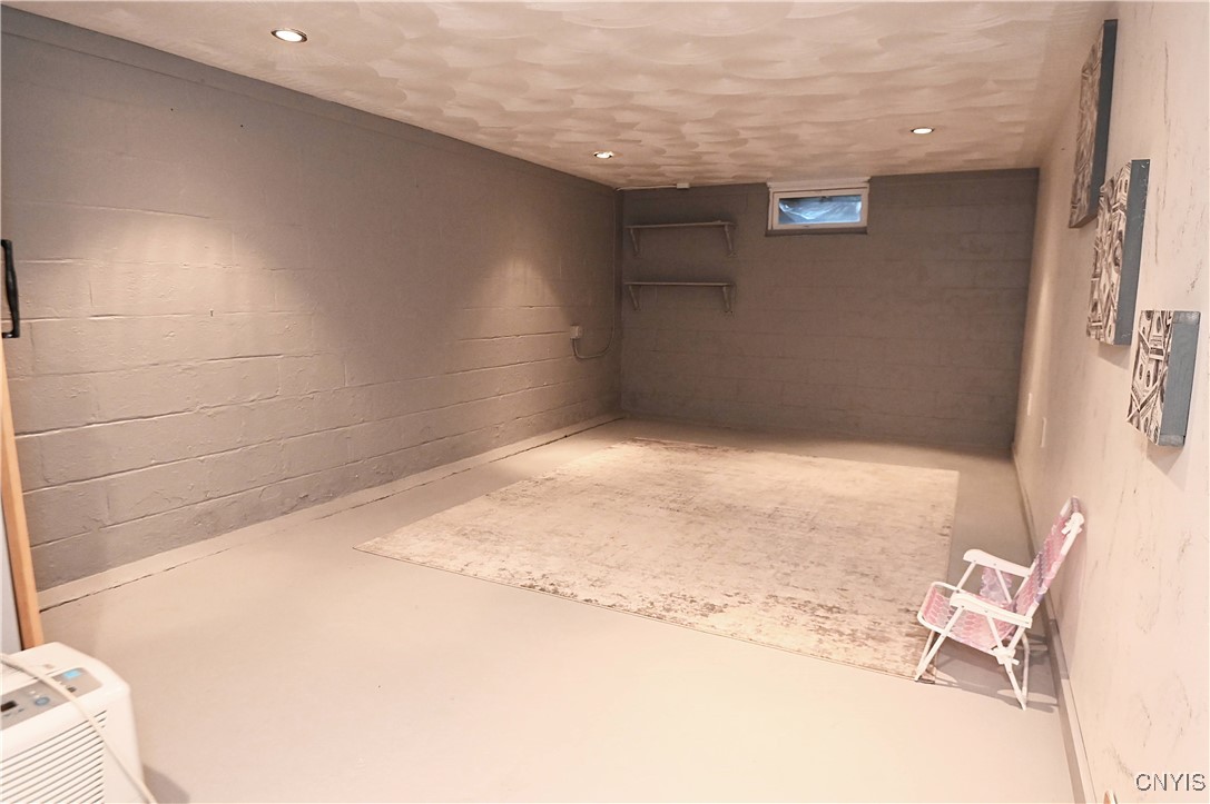 1406 Hillside Road Utica, NY 13501 - Photo 23 of 32