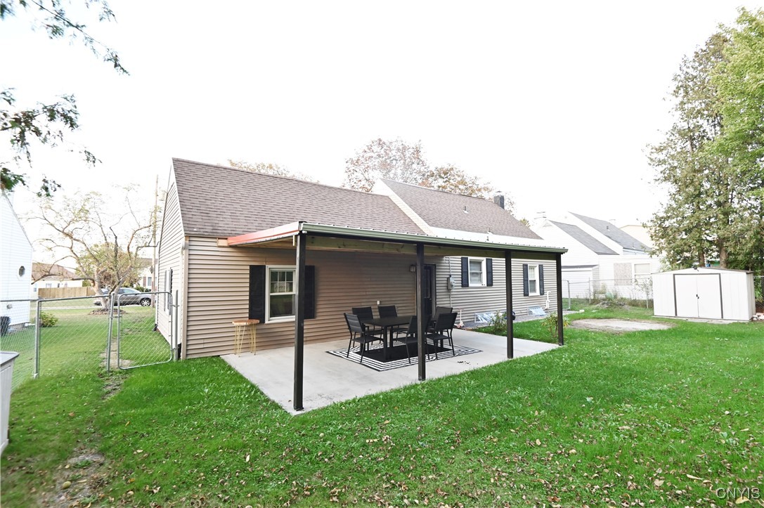 1406 Hillside Road Utica, NY 13501 - Photo 4 of 32