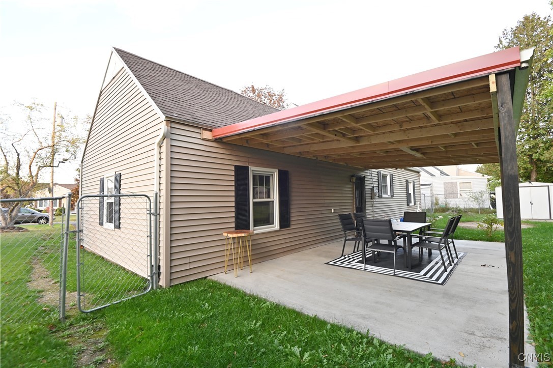 1406 Hillside Road Utica, NY 13501 - Photo 5 of 32