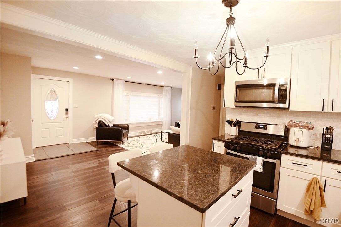 1406 Hillside Road Utica, NY 13501 - Photo 9 of 32