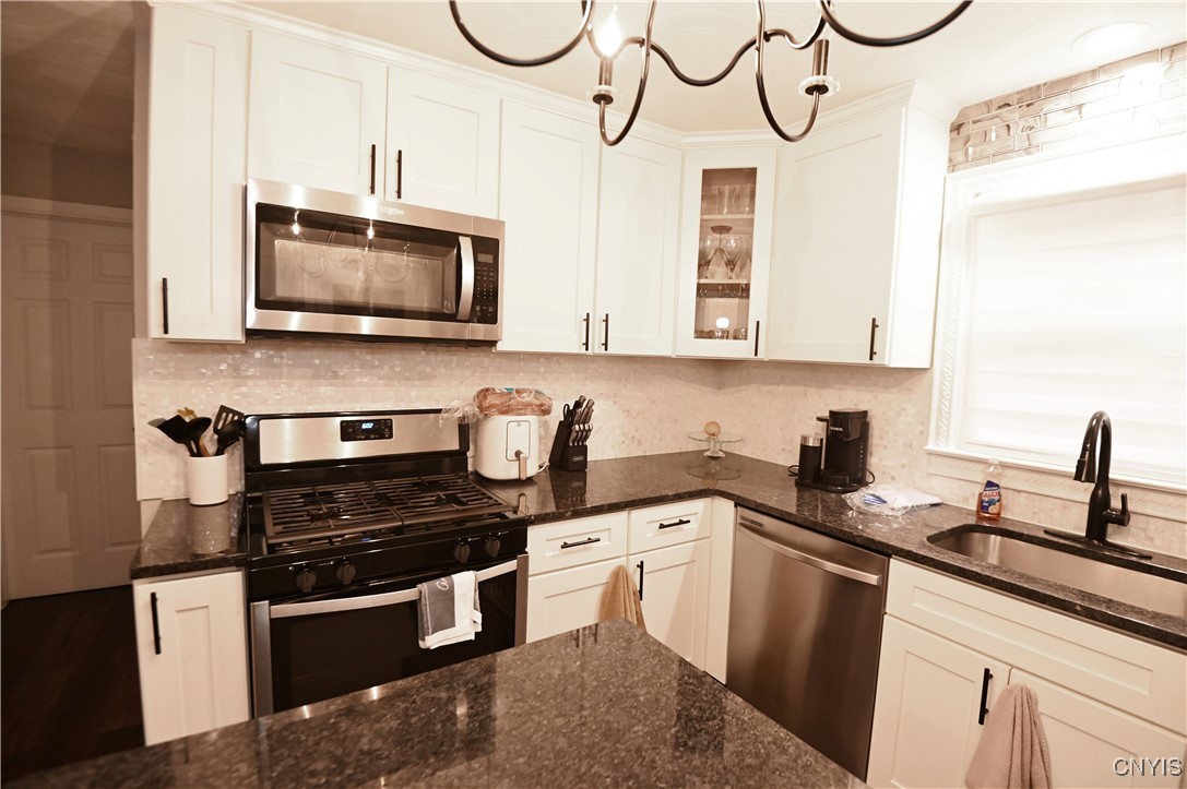 1406 Hillside Road Utica, NY 13501 - Photo 10 of 32