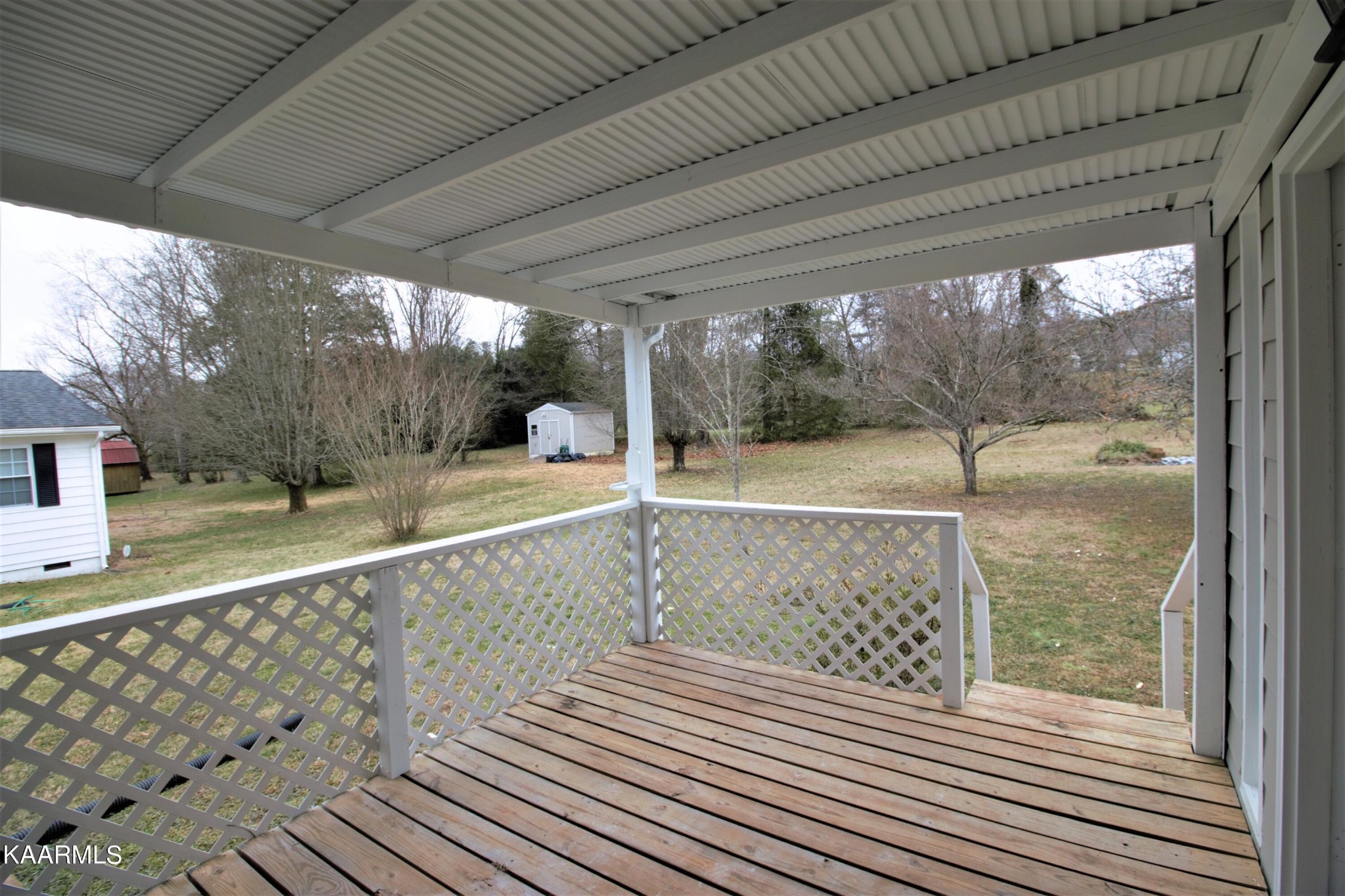 124 West Lincoln Road Oak Ridge, TN 37830 - Photo 26 of 27 a view of a balcony