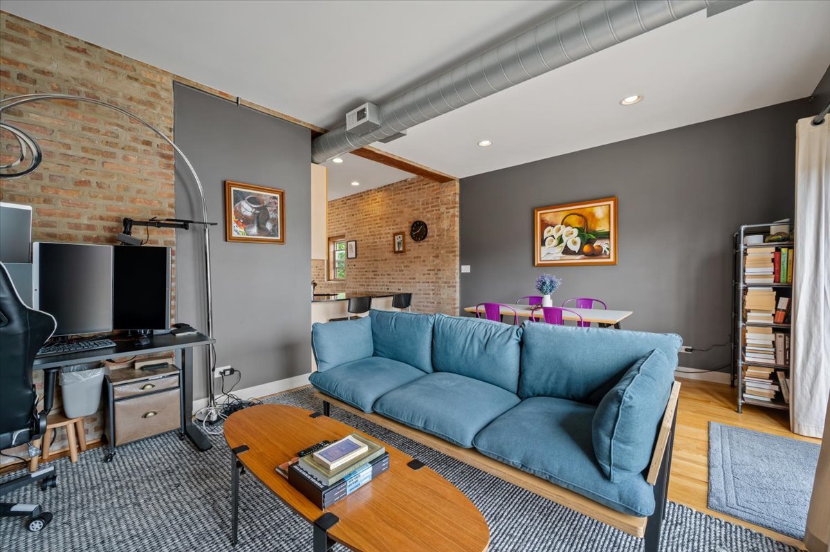 925 South Aberdeen Street, Unit 3 Chicago, IL 60607 - Photo 3 of 17