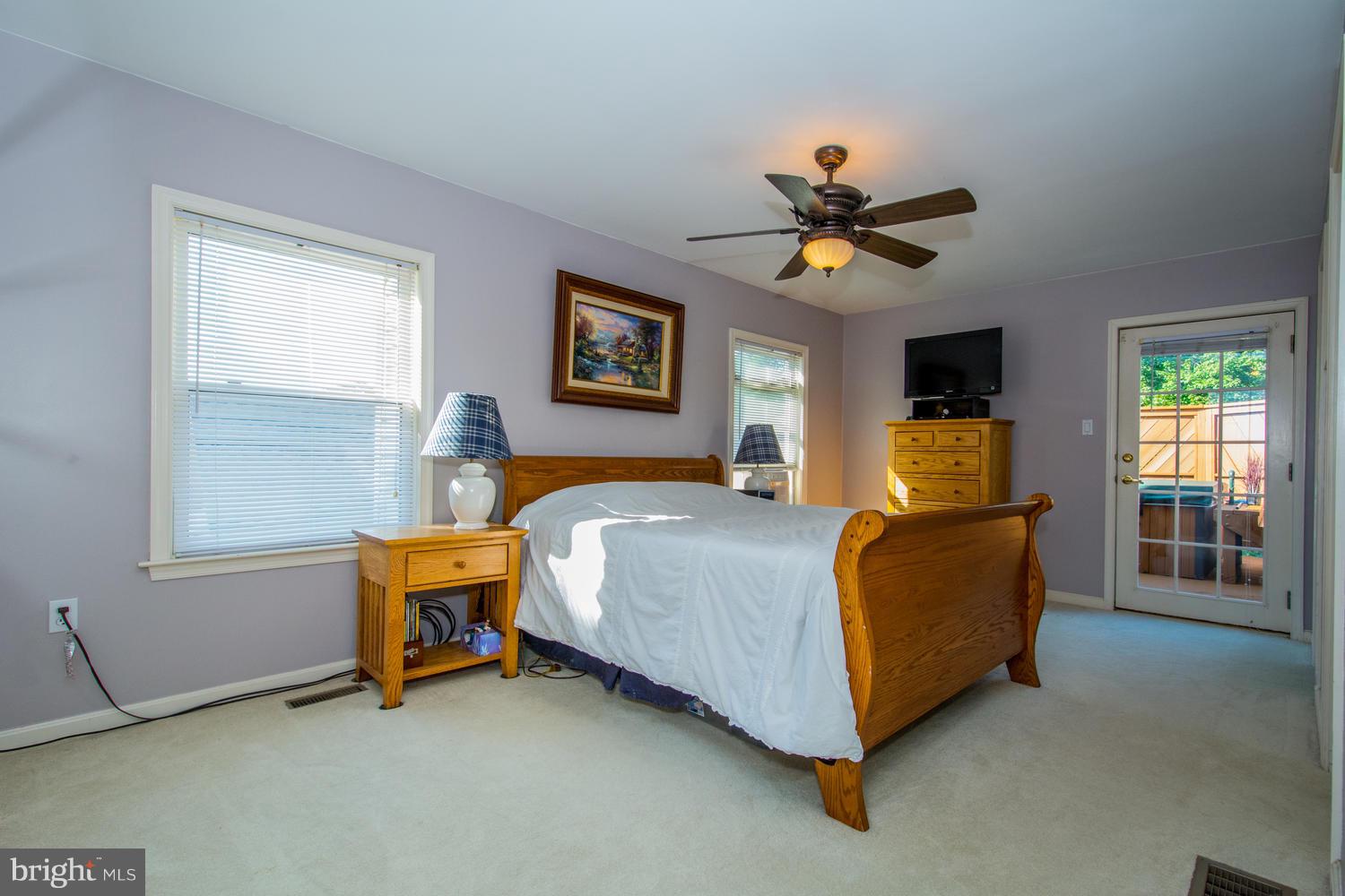 9404 North Laurel Road Laurel, MD 20723 - Photo 12 of 27 Bath (Master)