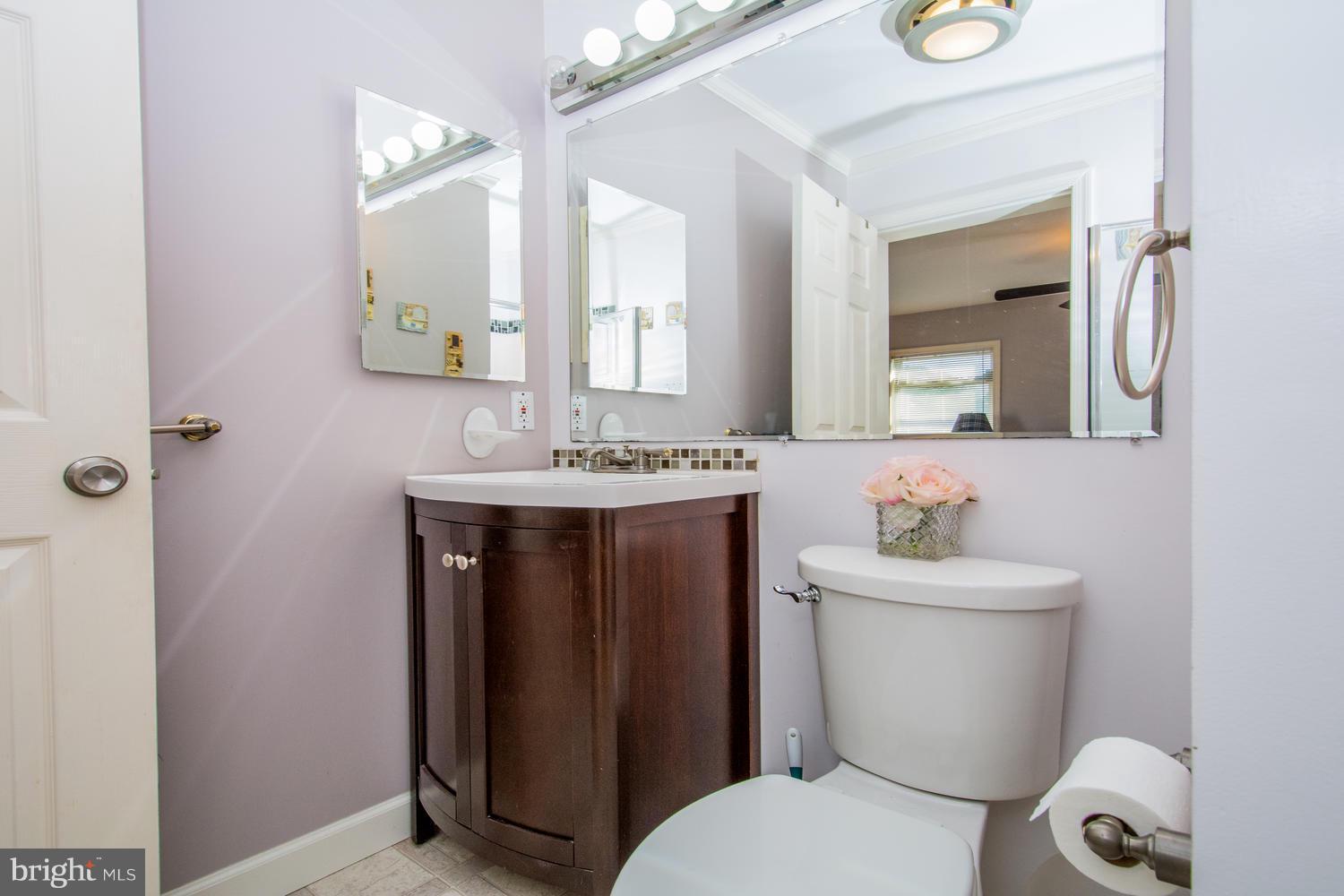 9404 North Laurel Road Laurel, MD 20723 - Photo 17 of 27 Bath (Master)