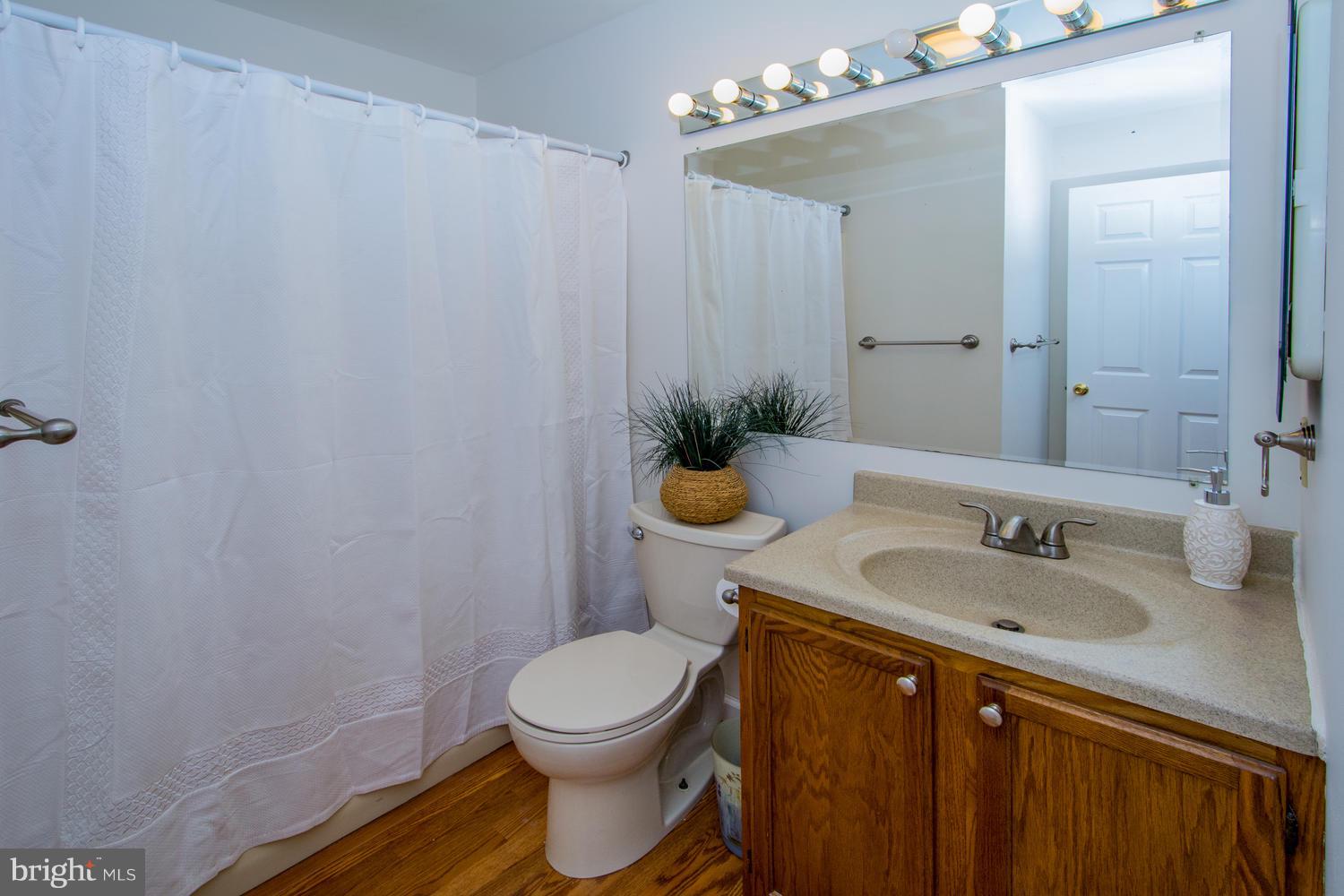 9404 North Laurel Road Laurel, MD 20723 - Photo 21 of 27 Bath