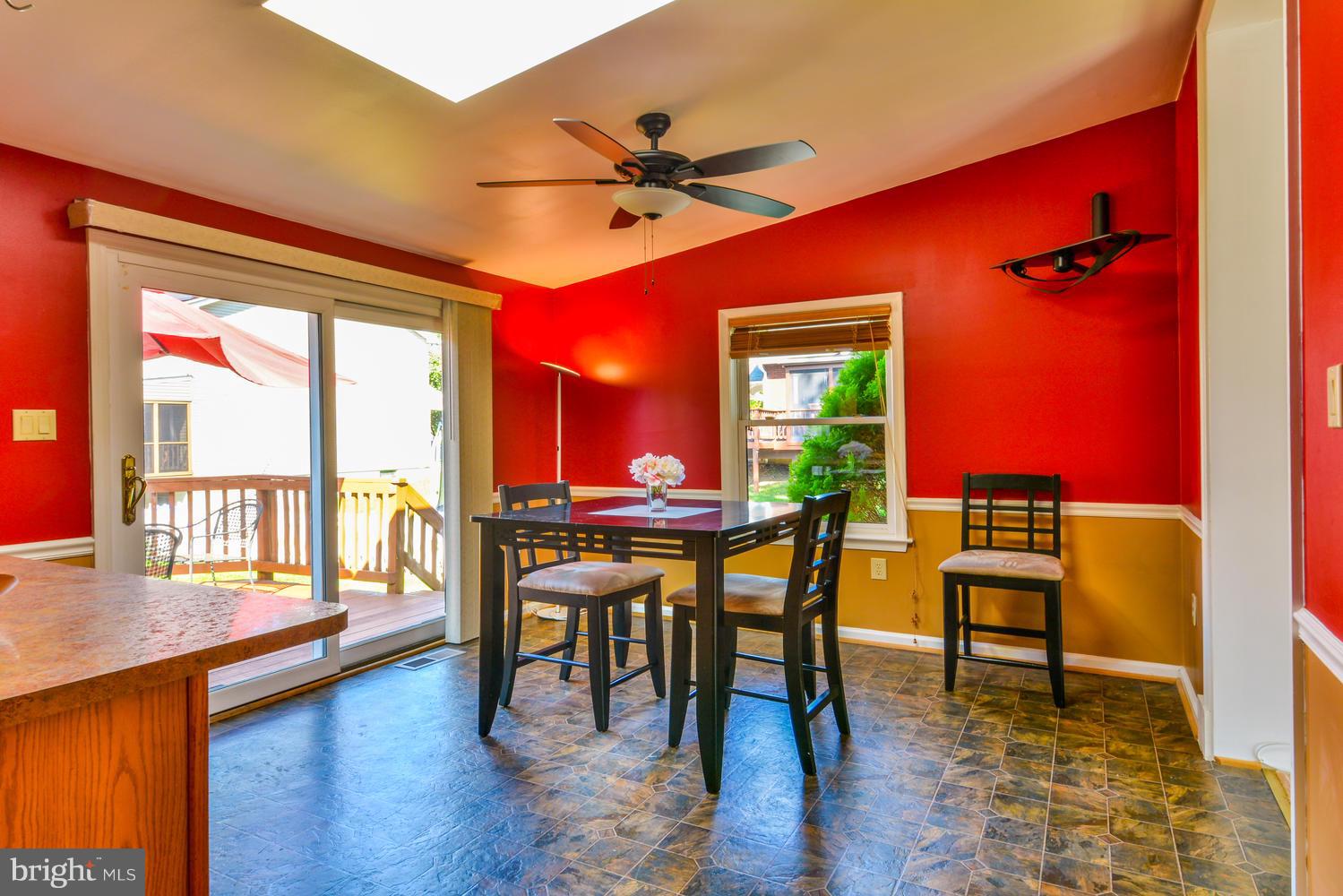 9404 North Laurel Road Laurel, MD 20723 - Photo 6 of 27 Dining Room