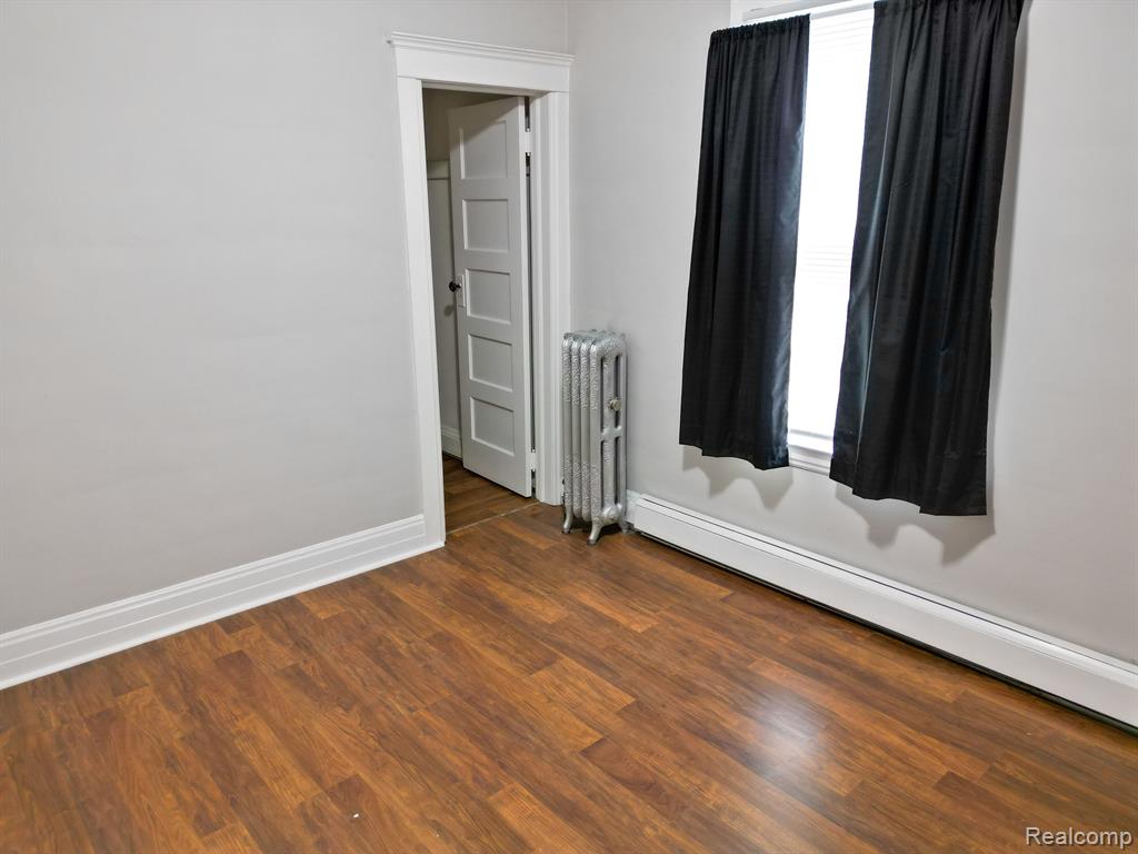 208 Riverside Drive Mount Clemens, MI 48043 - Photo 13 of 24