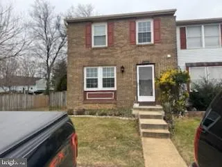 $2,500 | 3433 Belfry Lane, Woodbridge, VA 22192