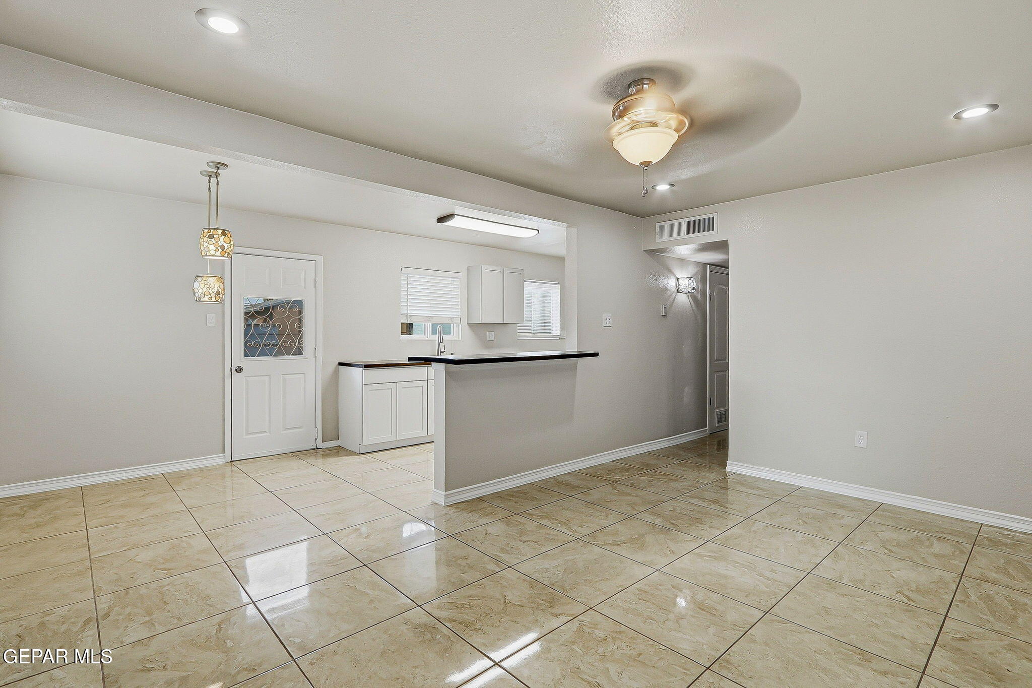 155 Mango Road El Paso, TX 79915 - Photo 3 of 18 .