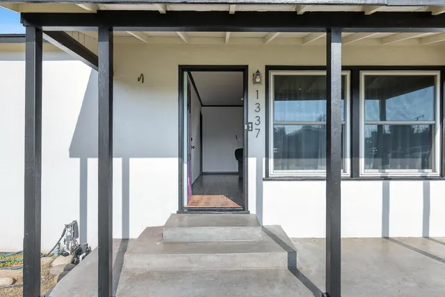 a view of a entryway of the house