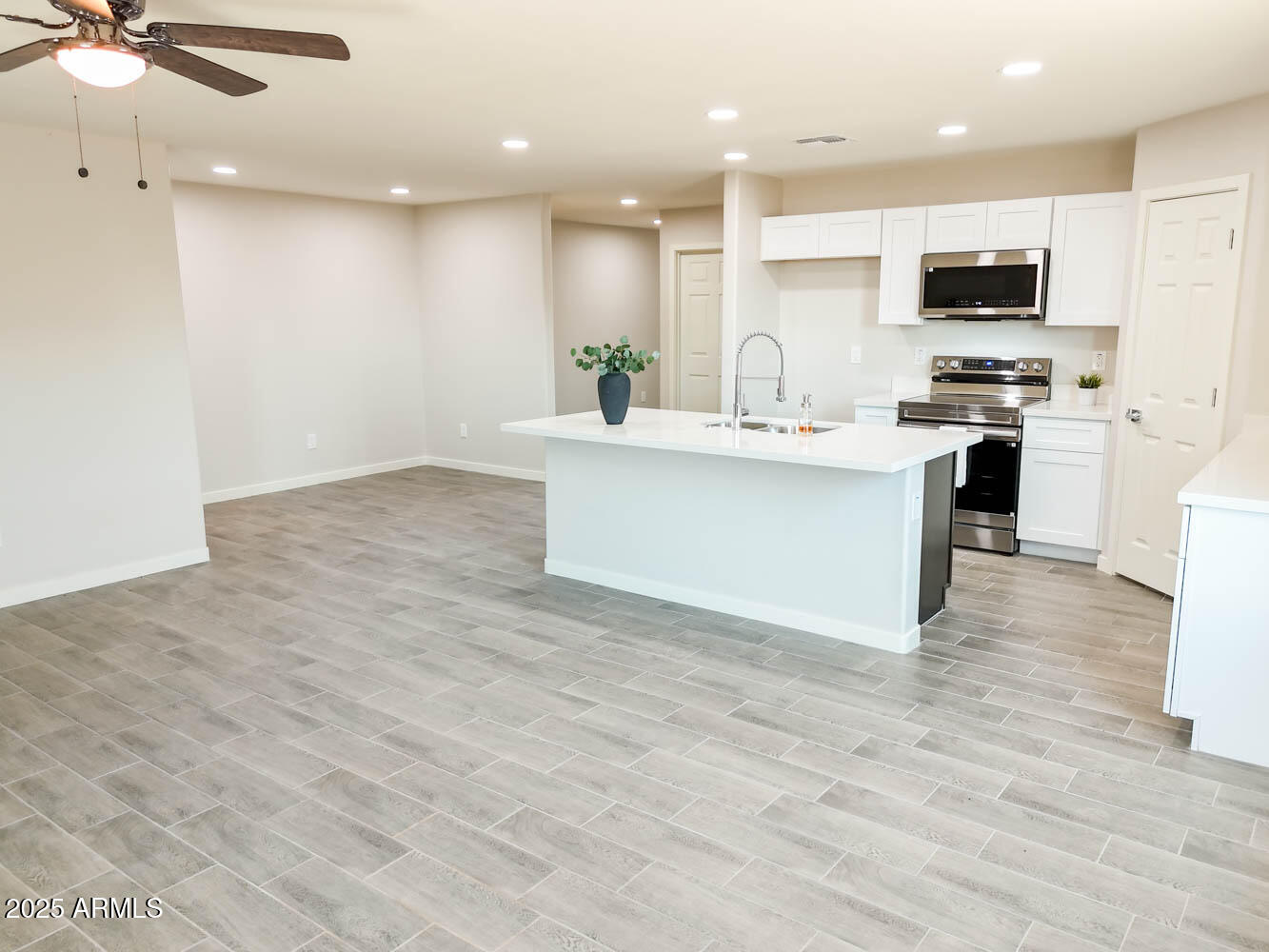 15438 South Overfield Road Arizona City, AZ 85123 - Photo 2 of 41 15438 Overfield-54