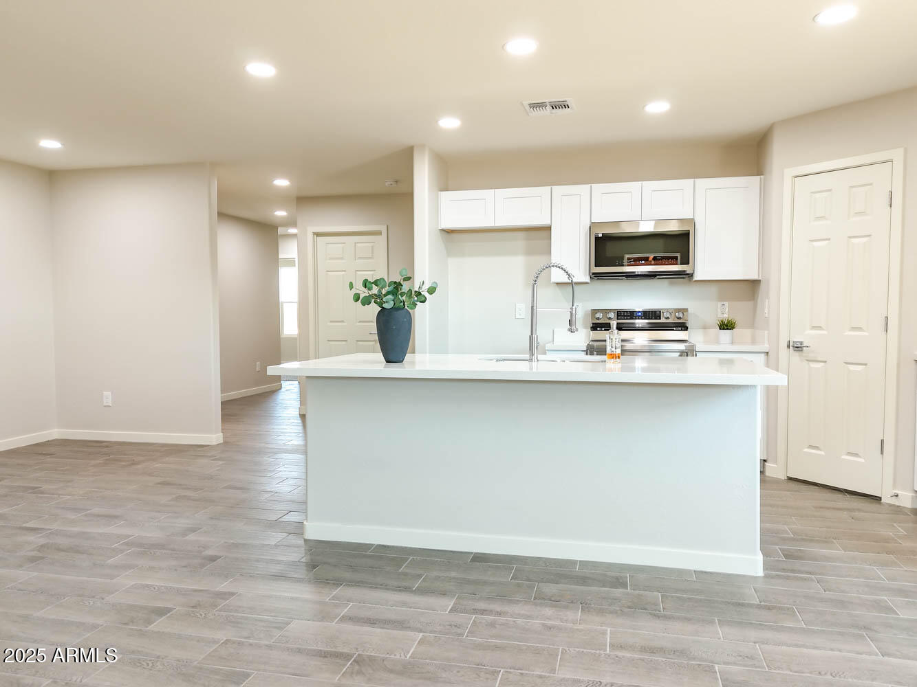 15438 South Overfield Road Arizona City, AZ 85123 - Photo 31 of 41 15438 Overfield-12