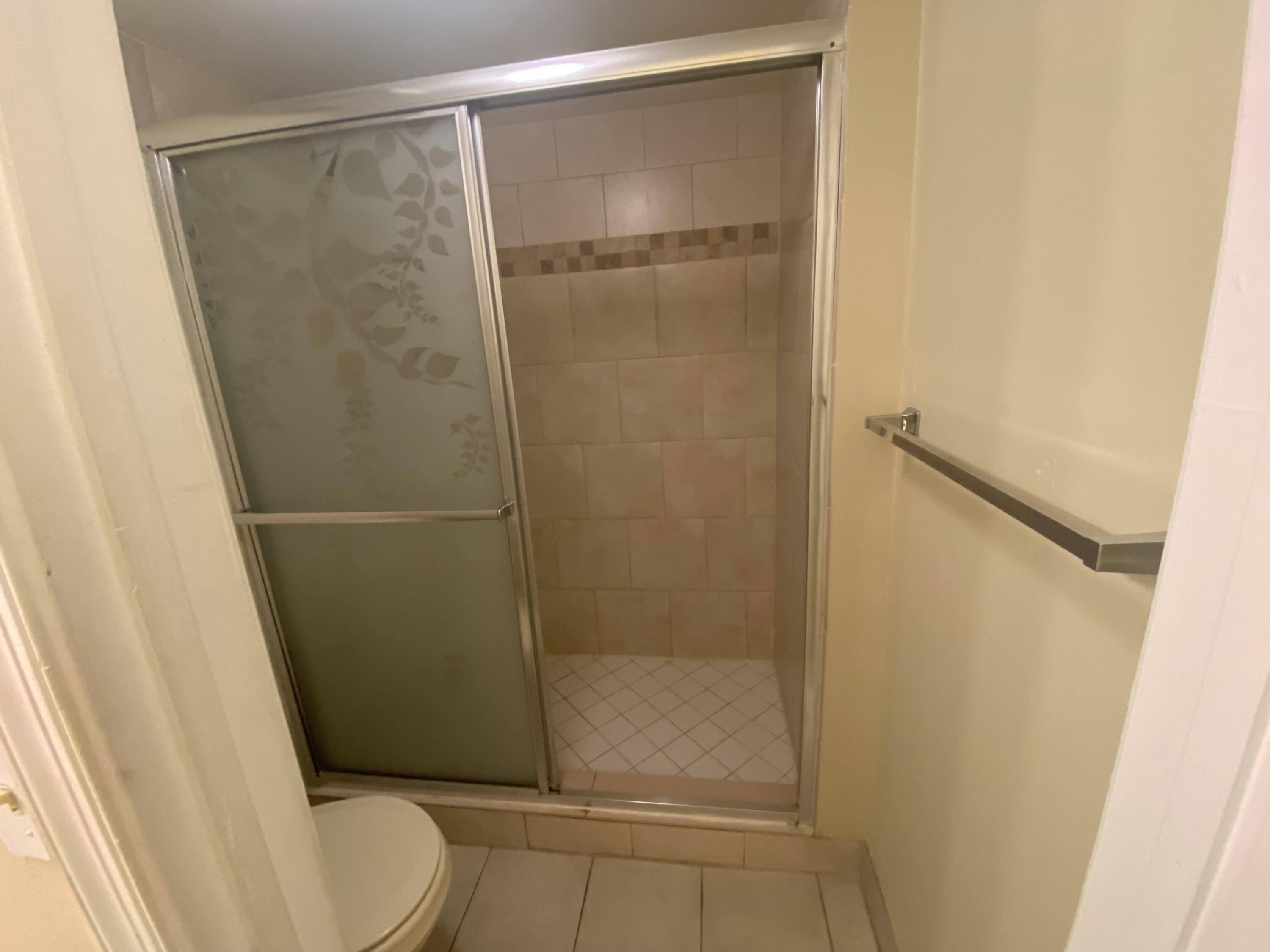 7715 Courtyard Run West Boca Raton, FL 33433 - Photo 10 of 13 Guest bath2