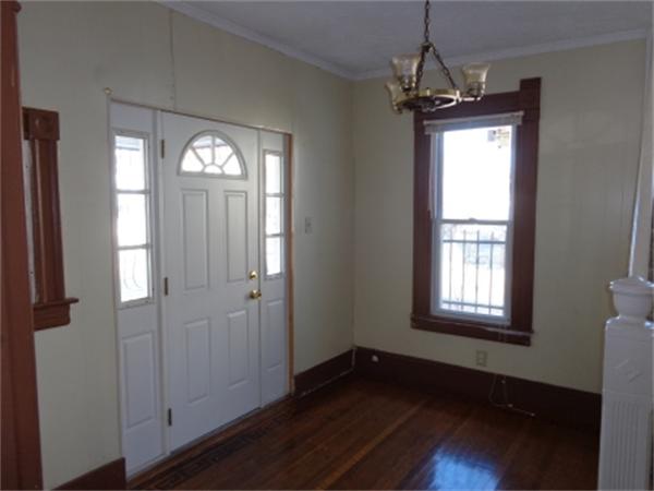 39 Mapledell Street Springfield, MA 01109 - Photo 4 of 14 Gallery Image 4