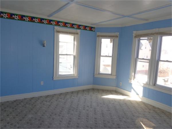 39 Mapledell Street Springfield, MA 01109 - Photo 6 of 14 Gallery Image 6