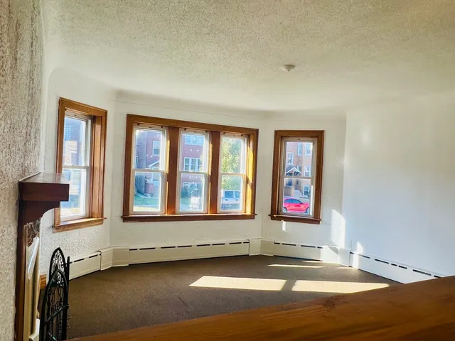 $1,900 | 1827 Gunderson Avenue, Unit ONE, Berwyn, IL 60402