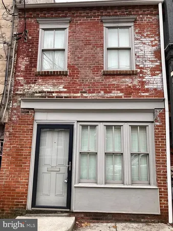 $1,400 | 220 1/2 North Duke Street, Lancaster, PA 17602
