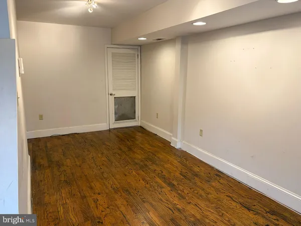 $1,400 | 220 1/2 North Duke Street, Lancaster, PA 17602