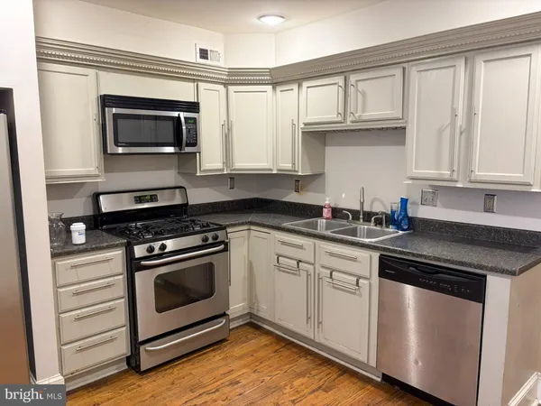 $1,400 | 220 1/2 North Duke Street, Lancaster, PA 17602