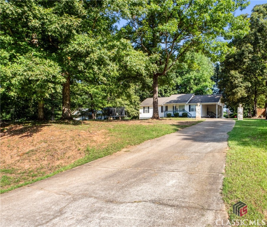 2965 Smokey Road Athens, GA 30601 - Photo 36 of 43 front driveway