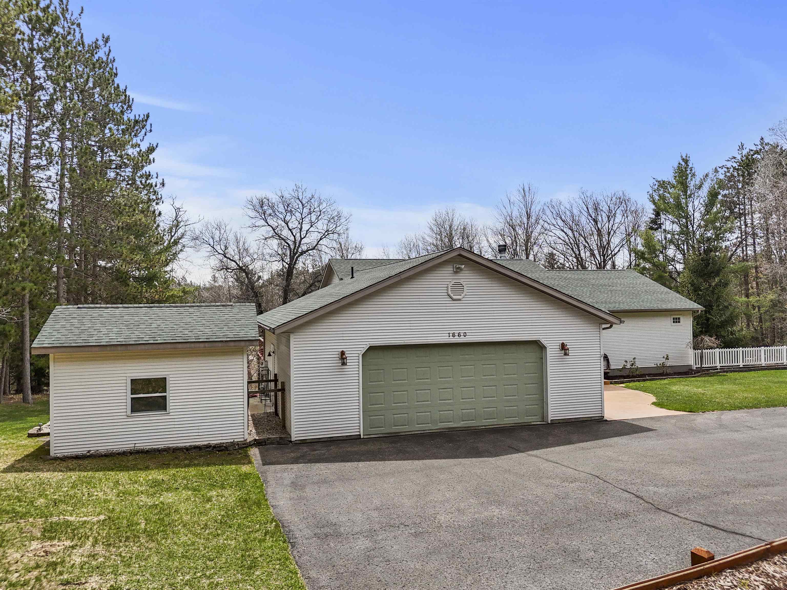 1660 High Road Roscommon, MI 48653 - Photo 53 of 68 1933741-6199922b-1fb2-441d-998a-2eea6584d6df.JPG