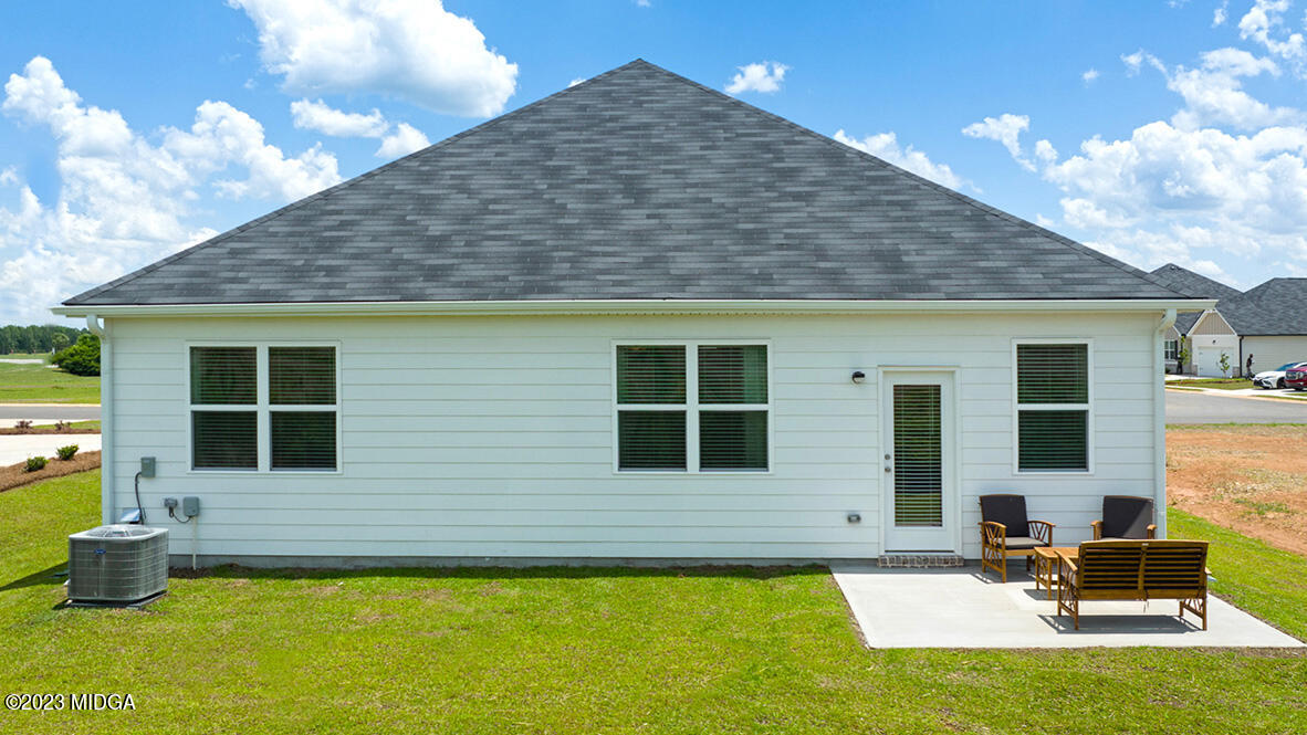 142 Farmers Way, Unit 220 Perry, GA 31069 - Photo 11 of 32 Cali Back of home