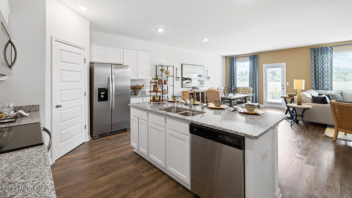 142 Farmers Way, Unit 220 Perry, GA 31069 - Photo 21 of 32 Cali Kitchen 3 12 12 22