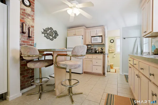 $330,000 | 30 Hartford Avenue, Unit B, Old Saybrook, CT 06475