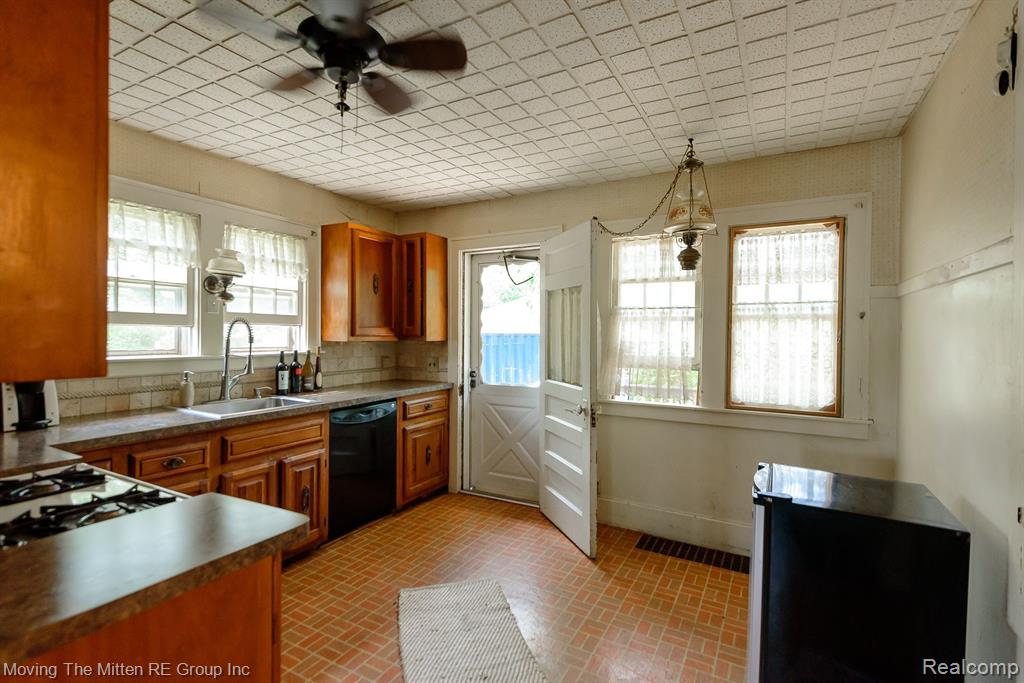 37160 Goddard Road Romulus, MI 48174 - Photo 12 of 50