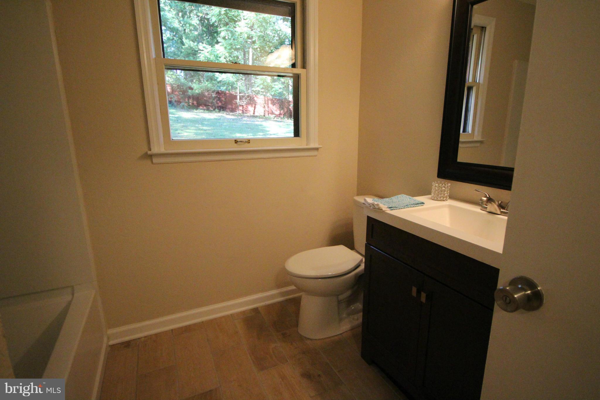 59 Poplar View Road Front Royal, VA 22630 - Photo 15 of 20 Bath