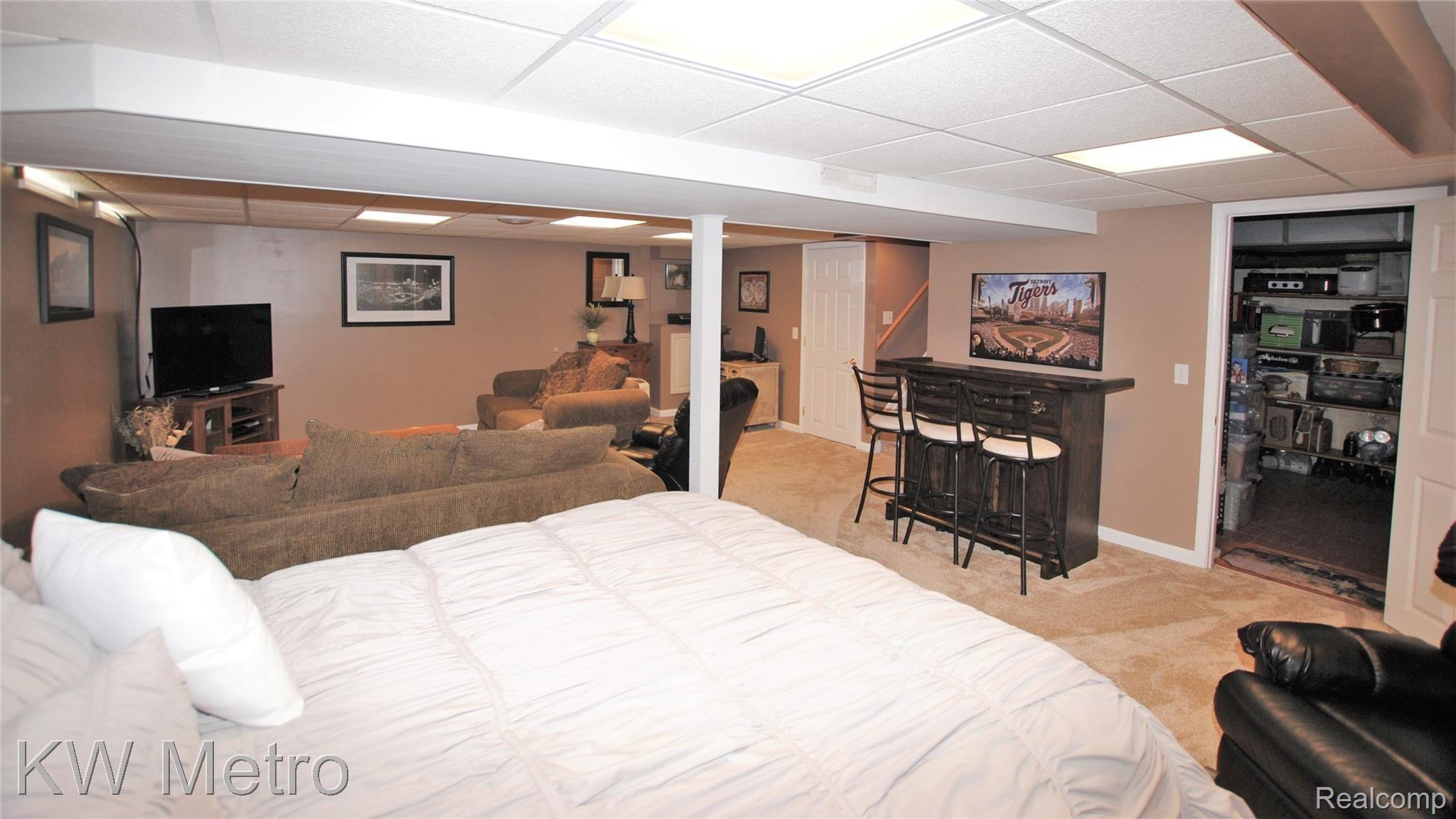402 Millstone Court Rochester, MI 48309 - Photo 31 of 42 DSC_0052.JPG
