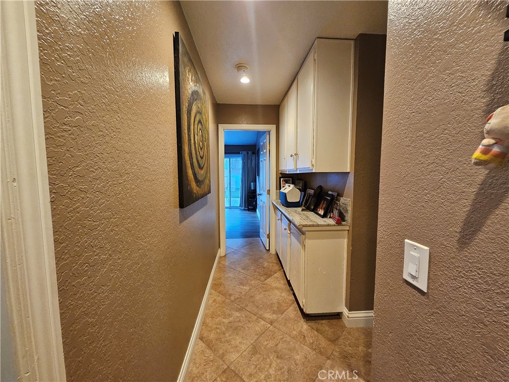 7907 Standish Avenue Riverside, CA 92509 - Photo 24 of 44 HALLWAY