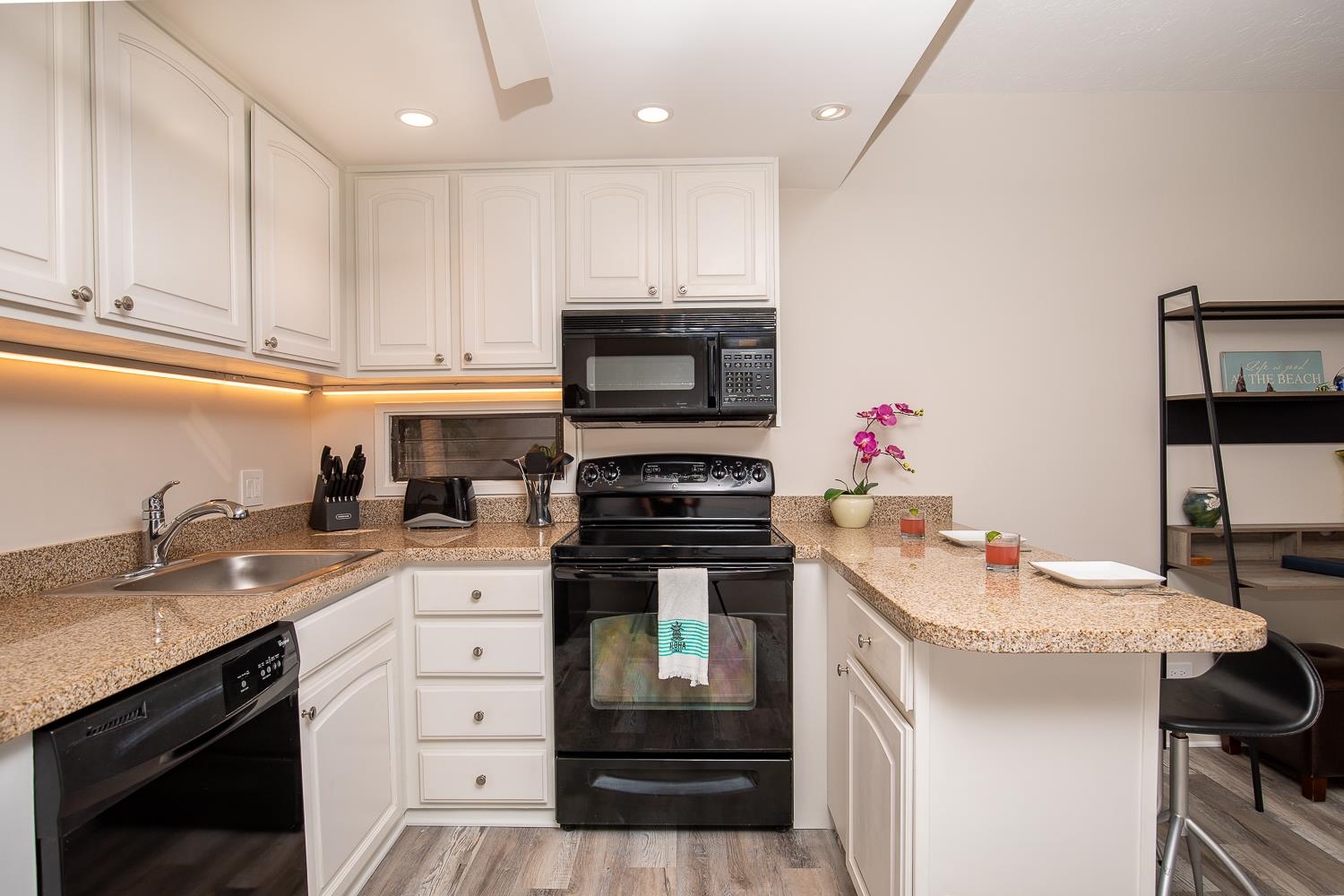 3875 Lower Honoapiilani Road, Unit A207 Lahaina, HI 96761 - Photo 6 of 16