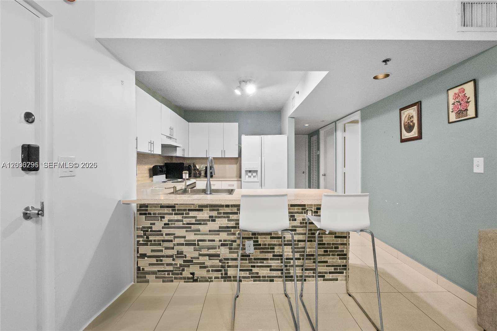 104 Southwest 9th Street, Unit 305 Miami, FL 33130 - Photo 3 of 7
