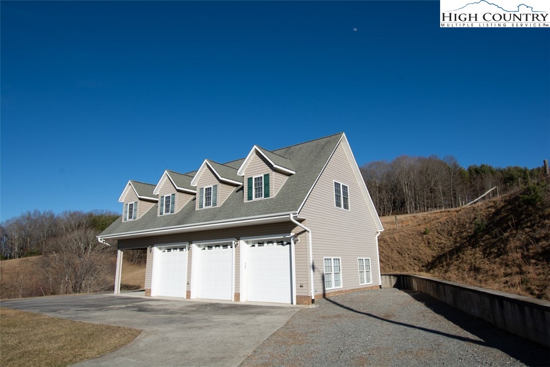 1876 Chestnut Hill Road Crumpler, NC 28617 - Photo 4 of 5 Gallery Image 4