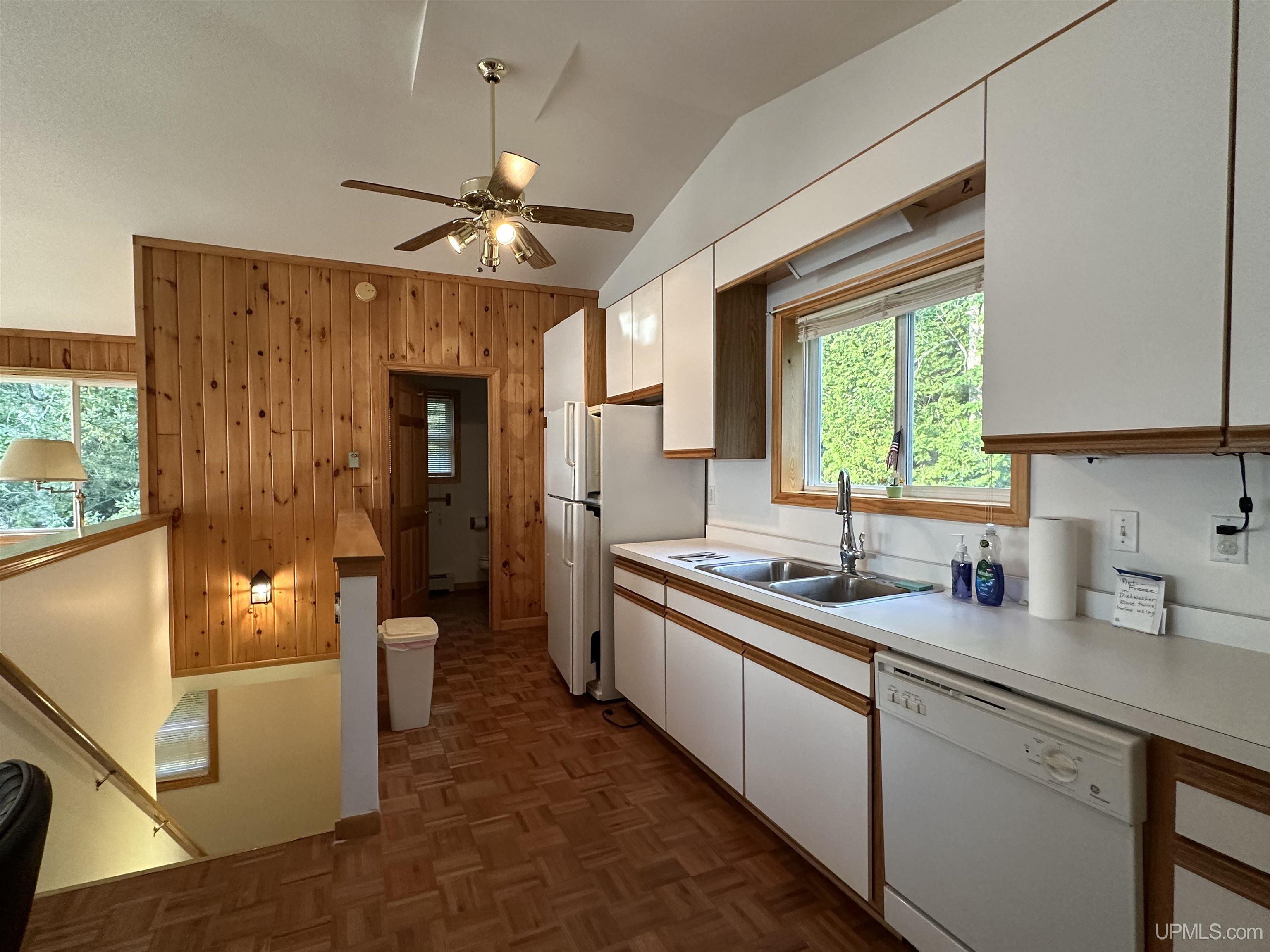 9167 East Shore Road Marenisco, MI 49947 - Photo 10 of 60