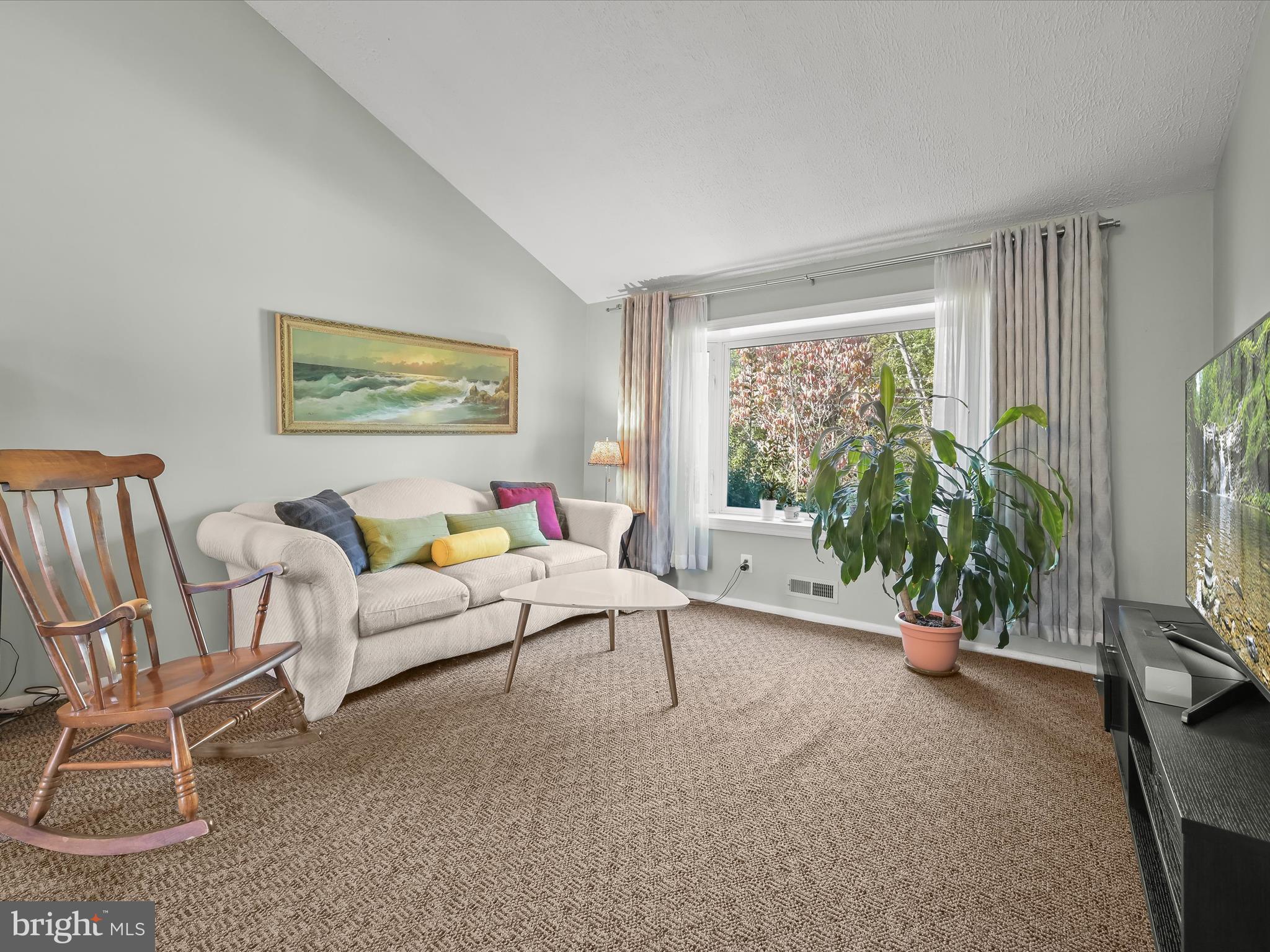 413 North Hammonds Ferry Road Linthicum Heights, MD 21090 - Photo 11 of 36 Living Room