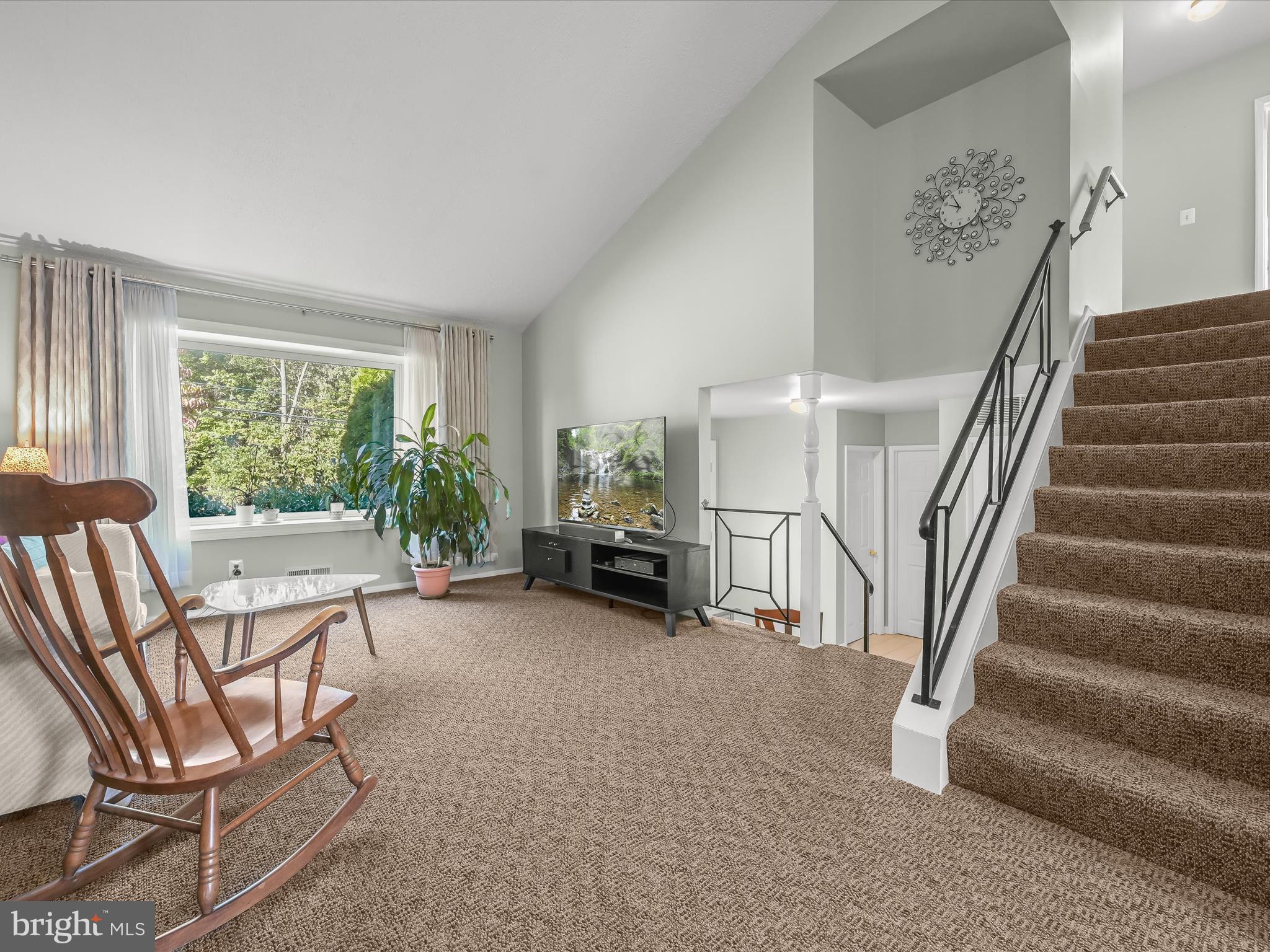 413 North Hammonds Ferry Road Linthicum Heights, MD 21090 - Photo 14 of 36 Living Room