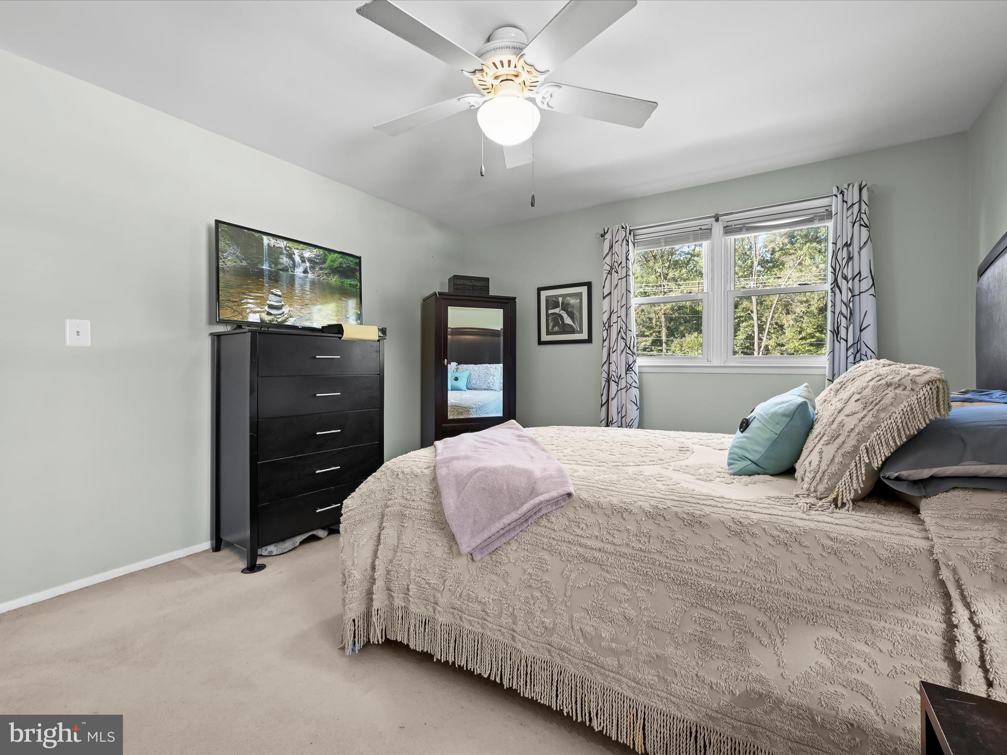 413 North Hammonds Ferry Road Linthicum Heights, MD 21090 - Photo 25 of 36 Primary Bedroom