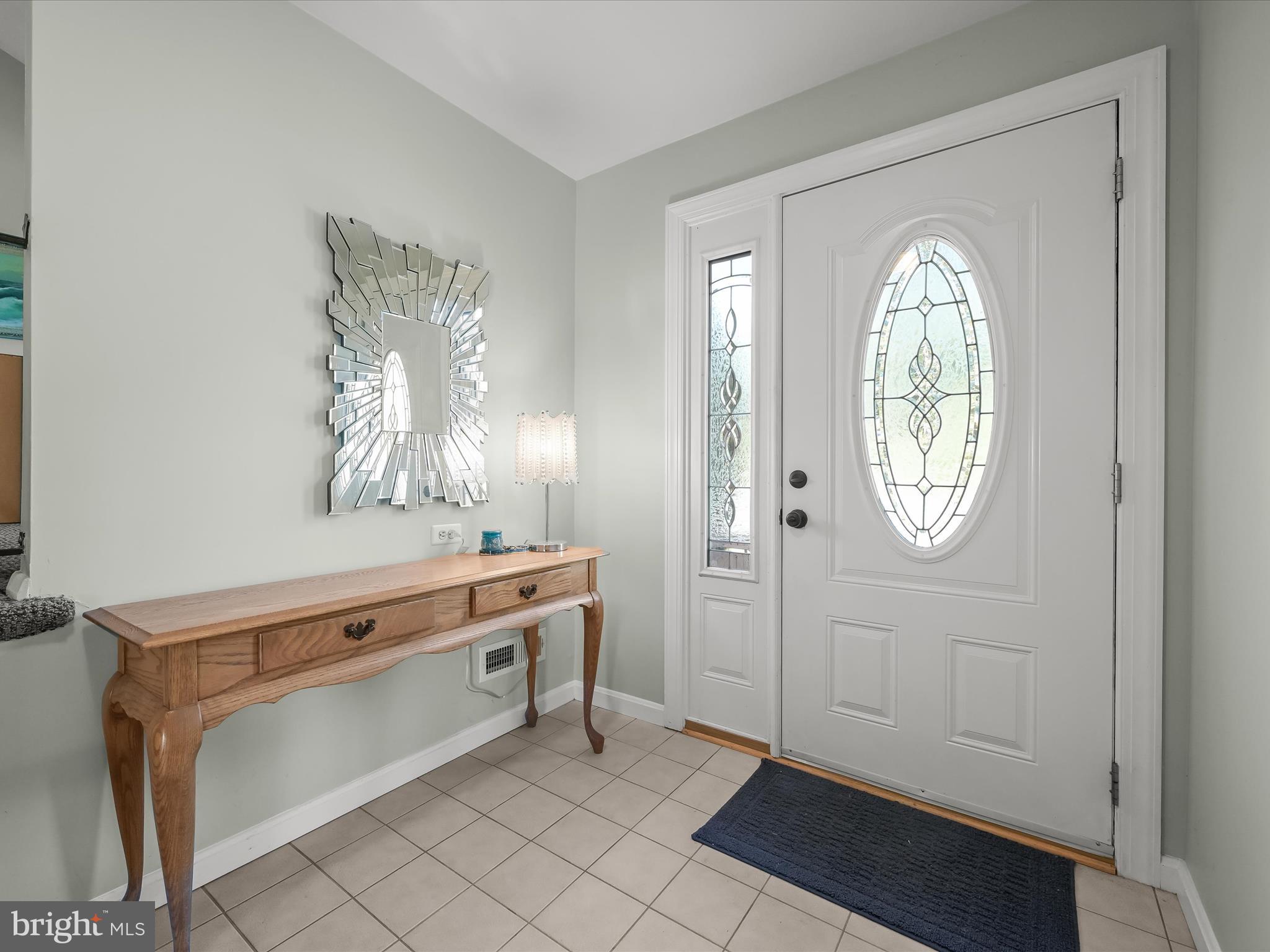413 North Hammonds Ferry Road Linthicum Heights, MD 21090 - Photo 4 of 36 Foyer