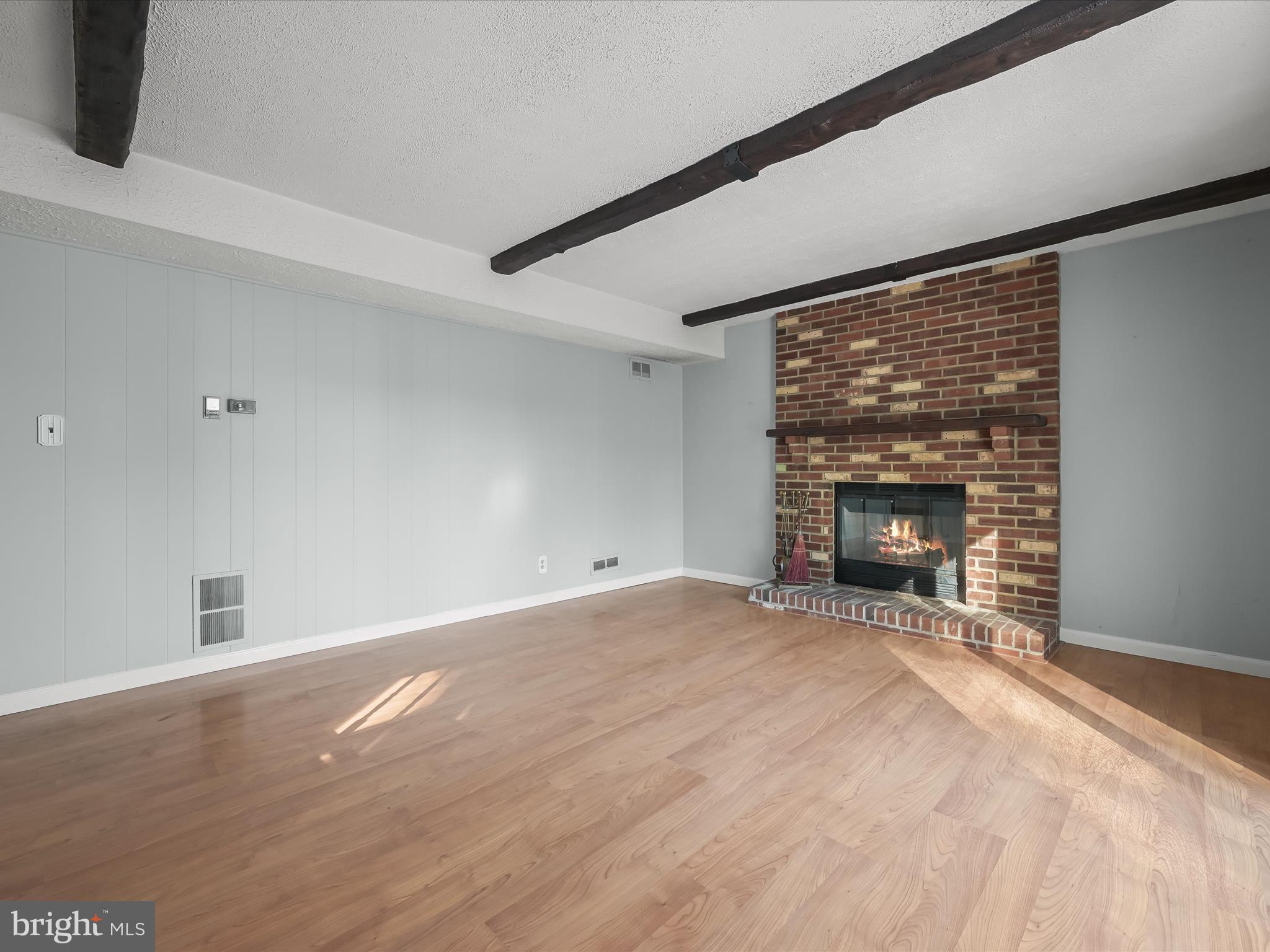 413 North Hammonds Ferry Road Linthicum Heights, MD 21090 - Photo 7 of 36 Family Room